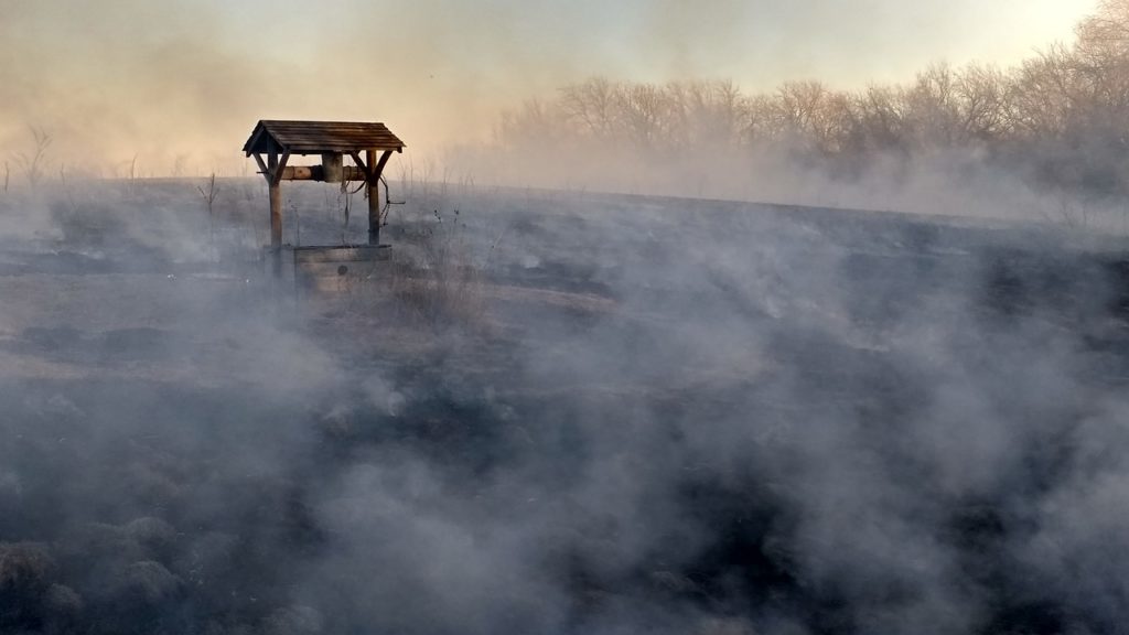 smoke, wishing well, burnt-2147831.jpg